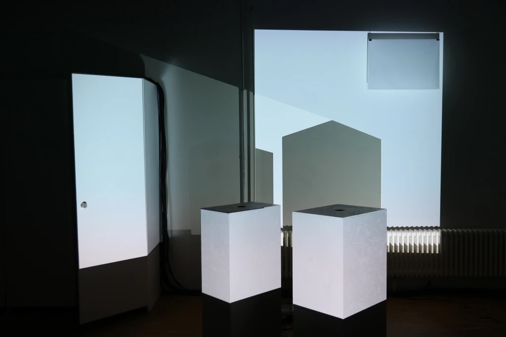 dissolving screens (2022)