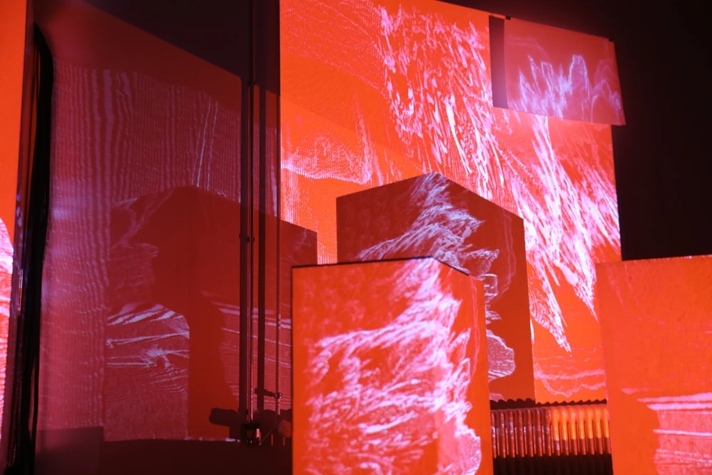 dissolving screens (2022)